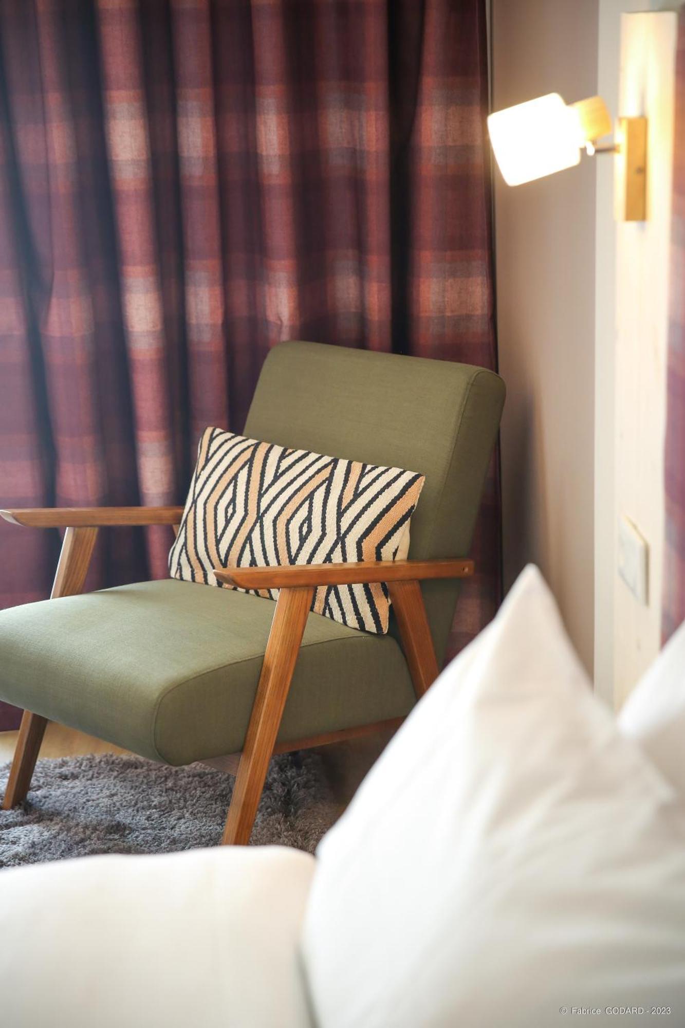דינייה-לה-בן Hotel Le Refuge Des Sources מראה חיצוני תמונה